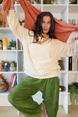 Terry B Classic Sweatshirt Buttermilk